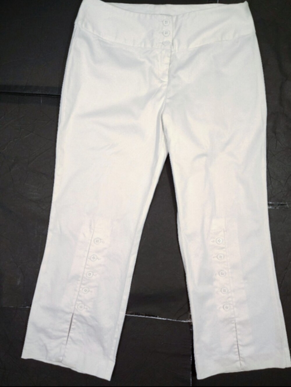 White House Black Market Capris,Women White Cotton, Bttn Strght Legs, BttnUp,6-8